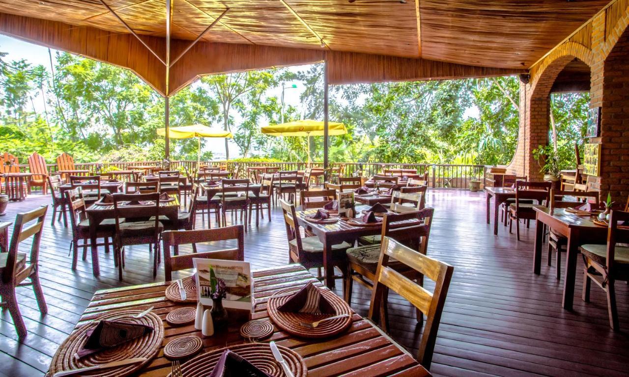 Heaven Restaurant & Boutique Hotel Кигали Экстерьер фото