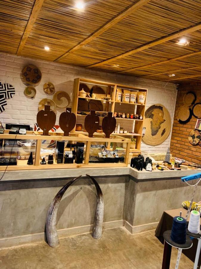 Heaven Restaurant & Boutique Hotel Кигали Экстерьер фото